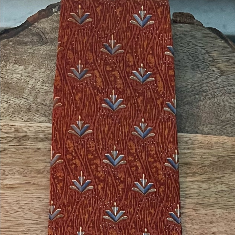 JOS A. BANK MEN’S ORANGE, WHITE, & BLUE 100% SILK NECKTIE/PRE-OWNED/PRIMITIVE!!
